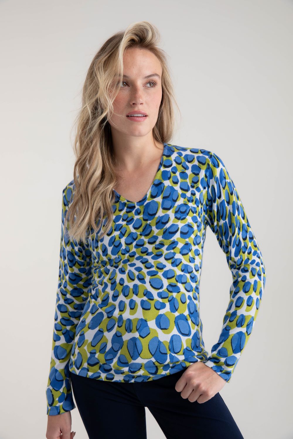 Long Sleeve V-Neck Spots Sweater