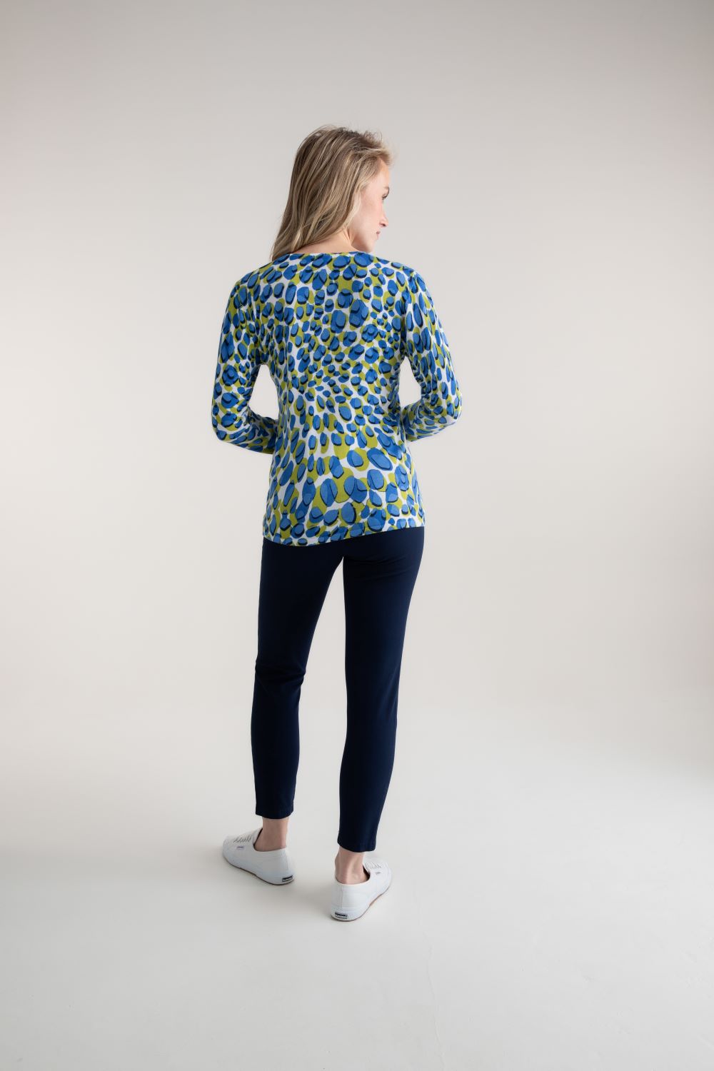 Long Sleeve V-Neck Spots Sweater