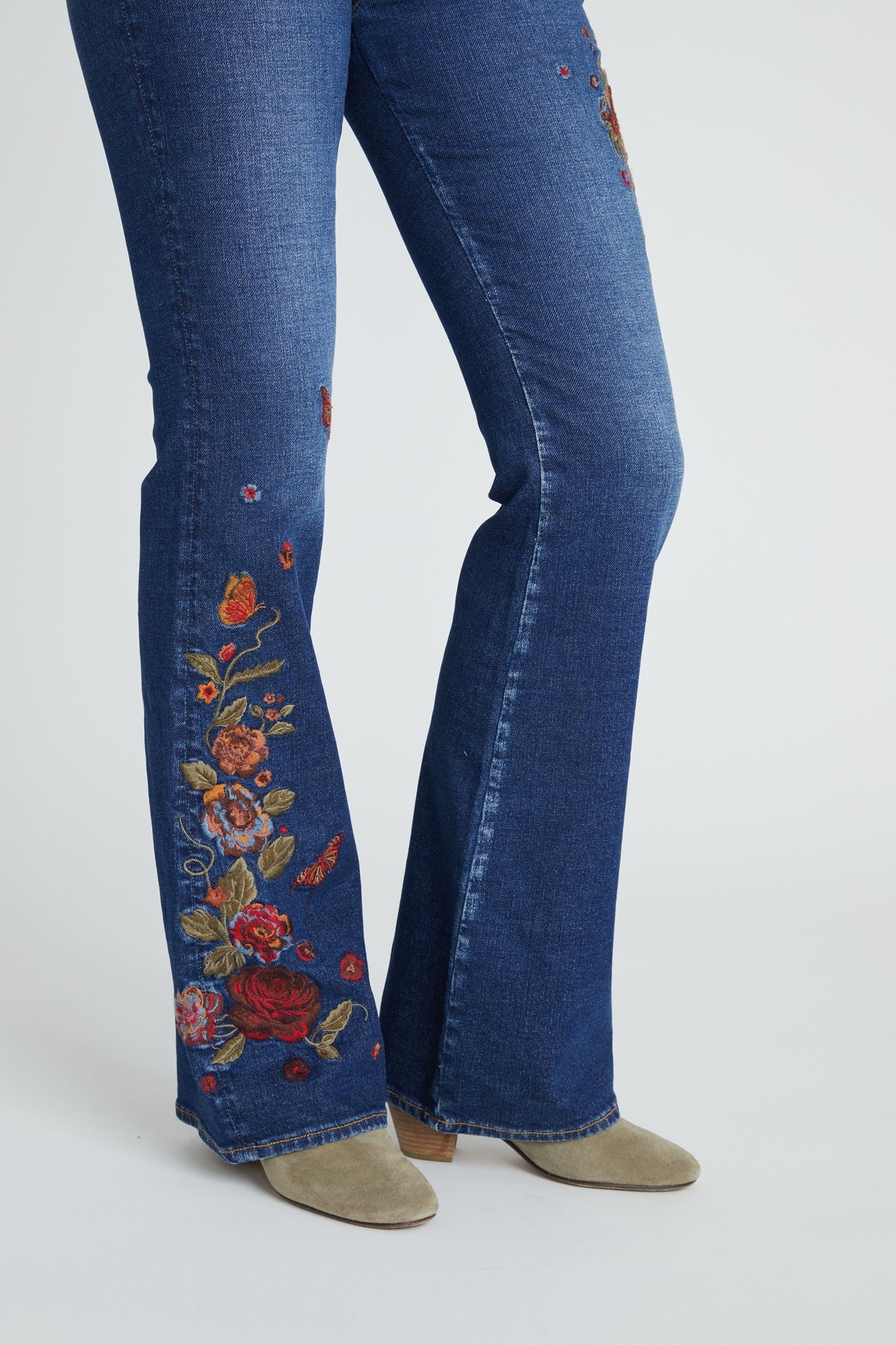 Wyatt Boot Cut X Skulls & Roses Jeans