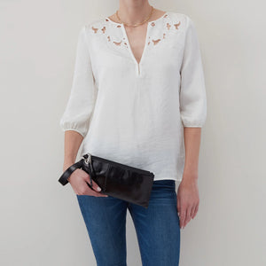 Vida Wristlet | Nightshade
