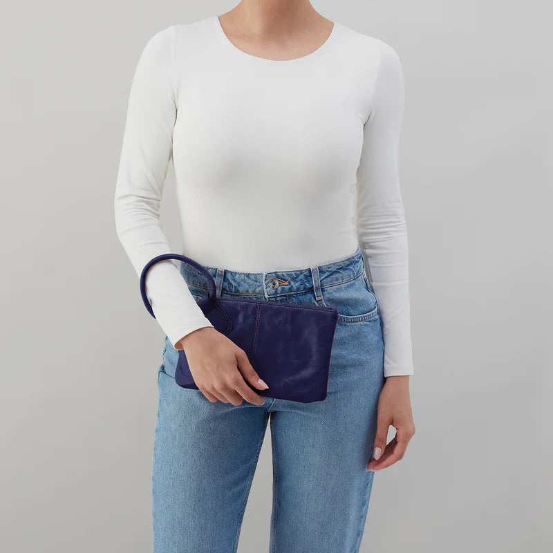 Sable Wristlet in Winter Violet