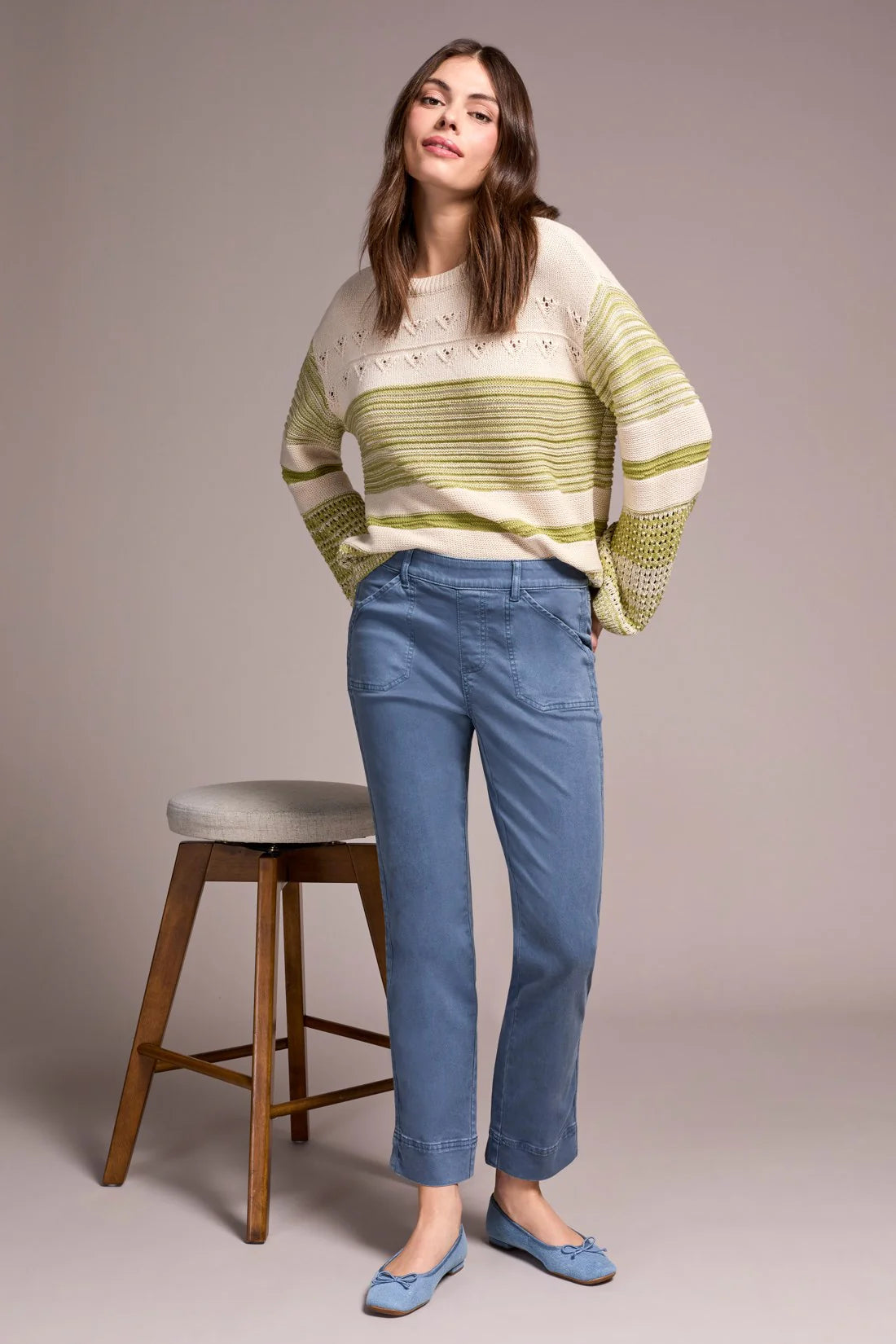 Comfort Stretch Pull-On Kick Flare Ankle Pants