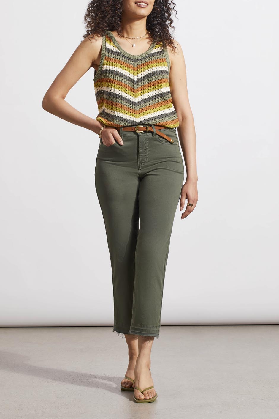 SOPHIA CURVY 25' FLARED JEANS WITH DISTRESSED HEM | FERNGREEN