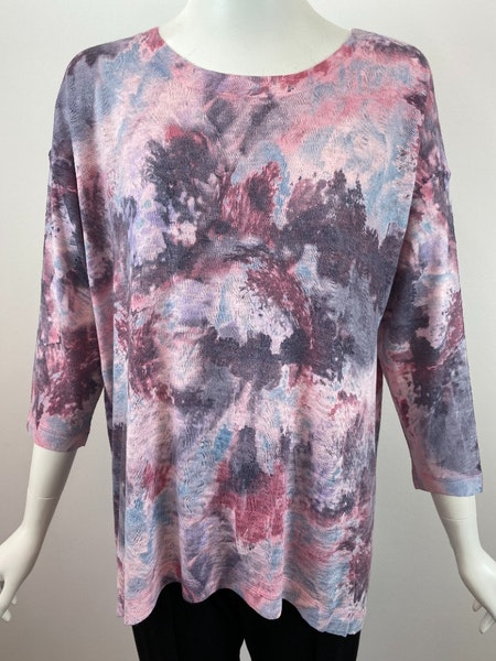 Scoop Neck Swing Hem Top