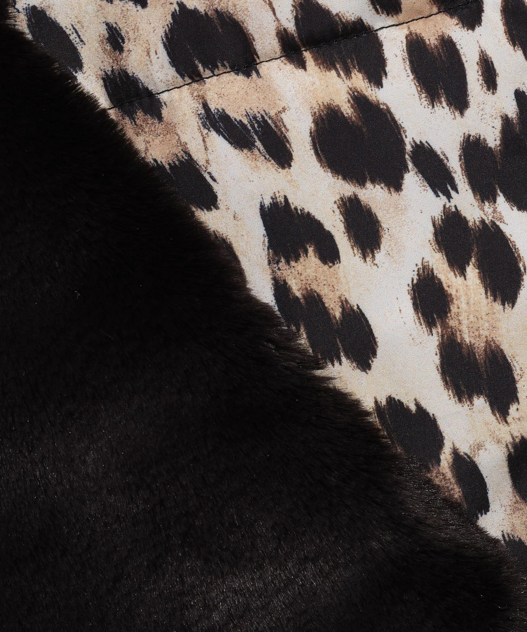 Snow Leopard pull through  scarf | Black
