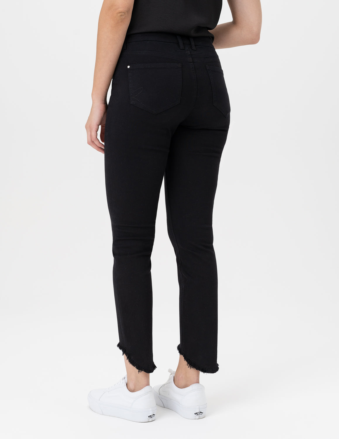 Raw Edge Ankle Skinny Jean | Black