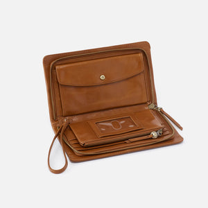 Evolve Wristlet | Truffle